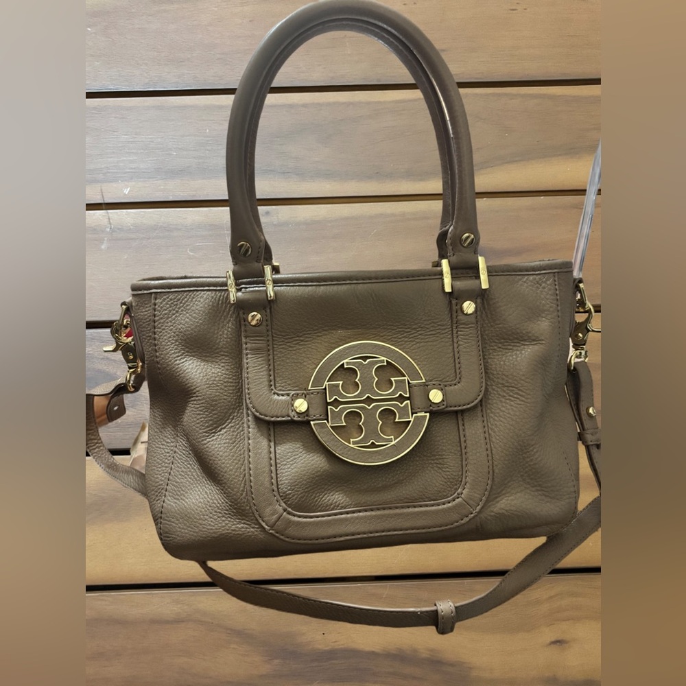 Tory Burch Vintage Taupe Satchel with Gold Accents
******SOLD*******